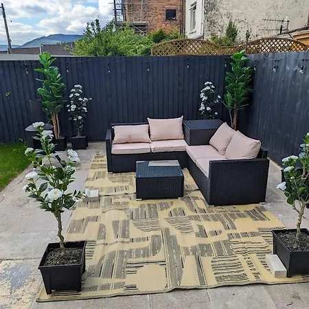 Stylish House In Welsh Hills, Sleeps 8 To 12 Villa Rhondda Exterior photo