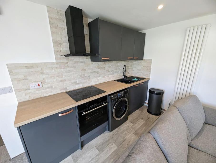 Stylish House In Welsh Hills, Sleeps 8 To 12 Holiday home