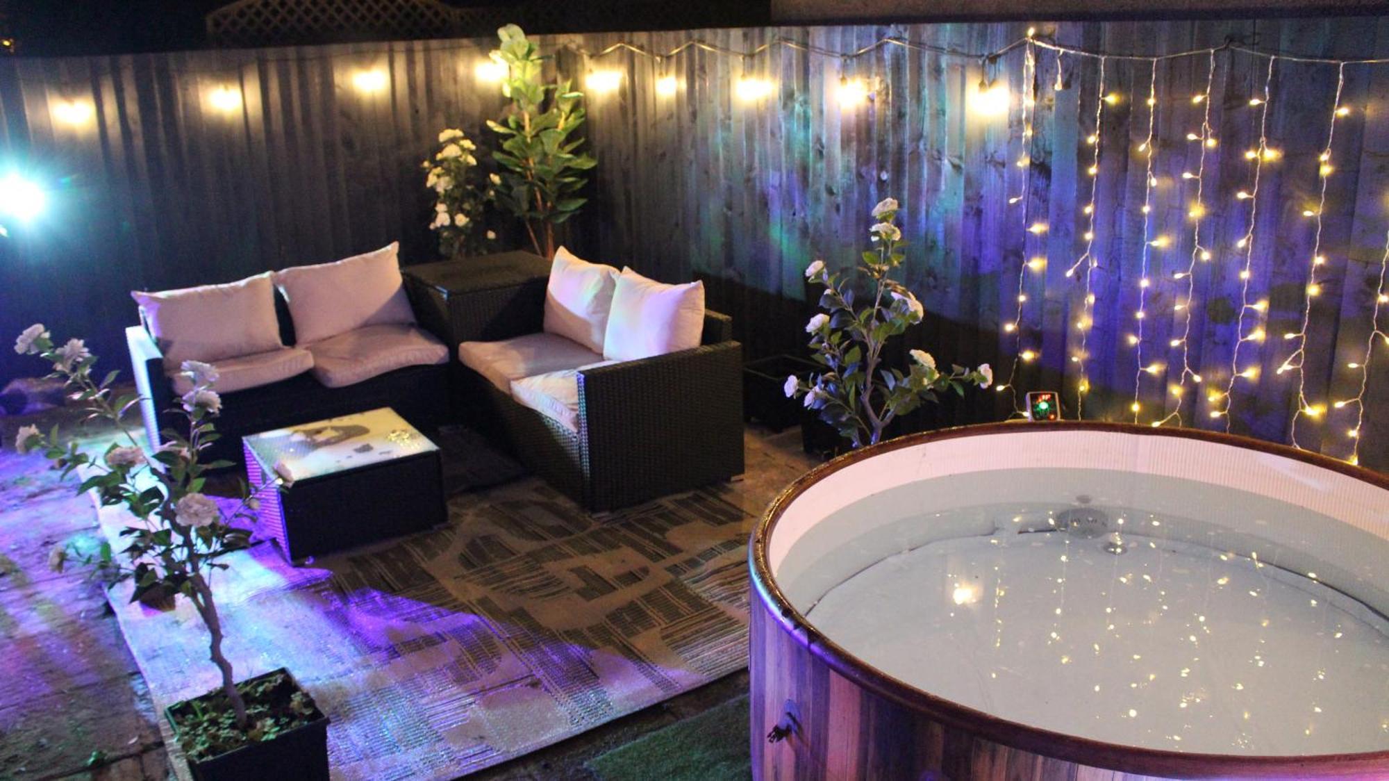 Holiday home Stylish House In Welsh Hills, Sleeps 8 To 12 *